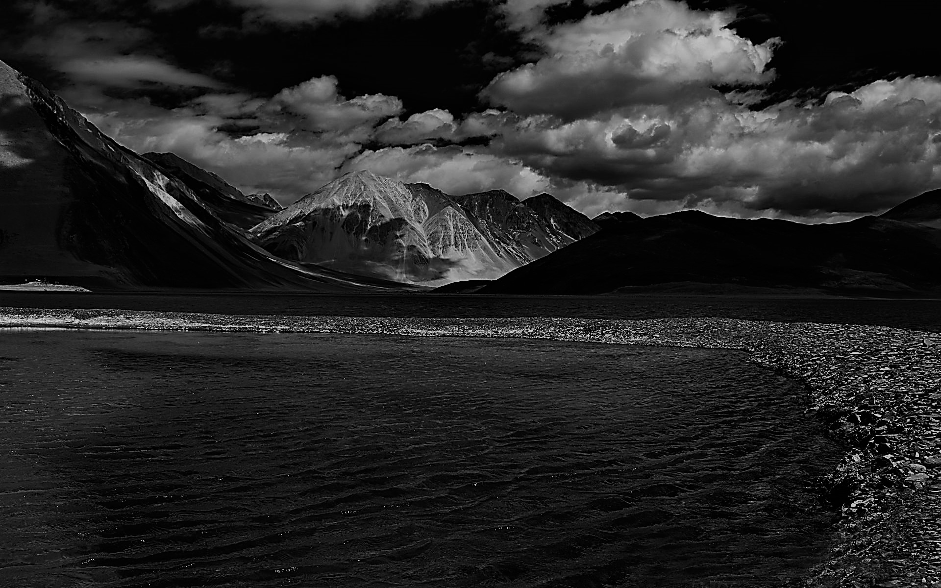 “ಅಭಿನವಭಾರತಿ”ಯ ಕೆಲವೊಂದು ವೈಶಿಷ್ಟ್ಯಗಳು — ಸಾಹಿತ್ಯದಲ್ಲಿ ದೃಶ್ಯಕಾವ್ಯದ ಮೇಲ್ಮೆ